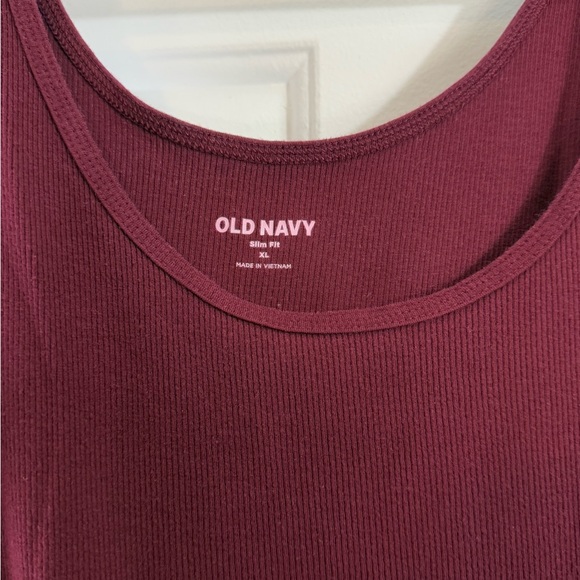 Old Navy Charcoal Grey and Burgundy Ribbed Scoop Neck Tank Top Set Sz XL - Picture 5 of 8